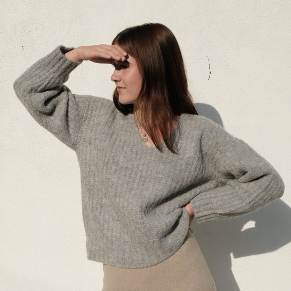 Bare Knitwear Layer V in Grey